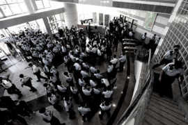 APPLE DAILY, 500 AGENTI PER ARRESTARE 5 GIORNALISTI A HONG KONG