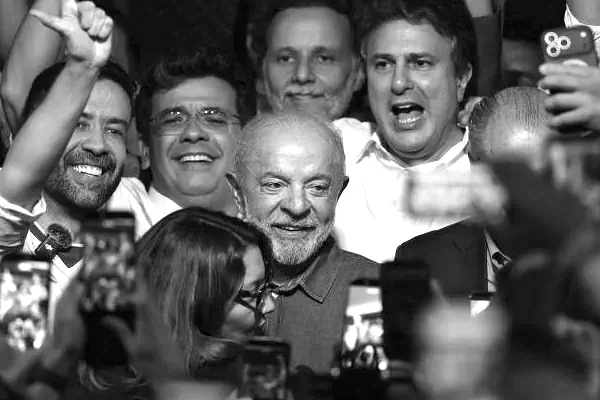 Lula 4 volte Presidente del Brasile, sconfitto Trump Bolsonaro