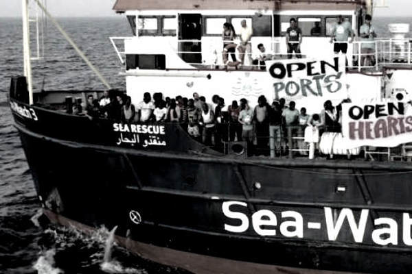 Missione Compiuta, i Migranti della Sea-Watch 3 Sbarcano