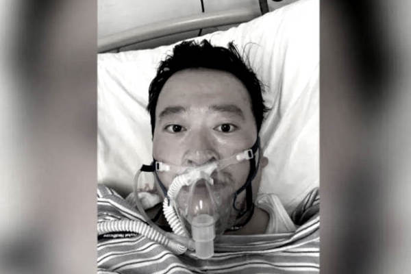 Gli Occhi di Li Wenliang Dottor Verita' Si Sono Chiusi per Colpa dei Burocrati del Coronavirus