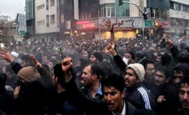 Gli Studenti Iraniani Urlano Morte a Khamenei per i morti del volo PS752