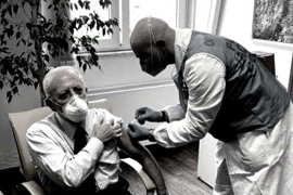 COVID-19, OBBLIGO DI VACCINAZIONE CONTINUA