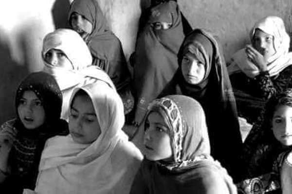 DONNE CHE IN AFGHANISTAN SI PREPARANO A RESISTERE