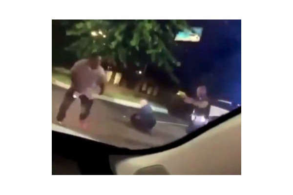 RAYSHARD BROOKS AFROAMERICANO FUCILATO ALLE SPALLE AD ATLANTA, AMERICA