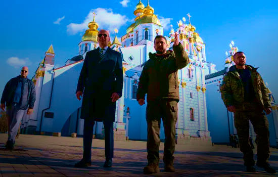 Biden a Kyiv con Zelensky