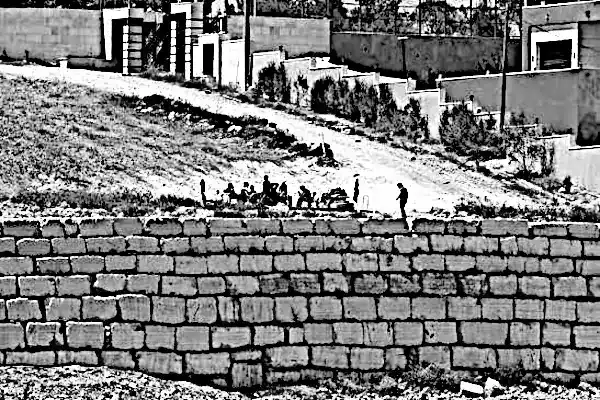 Qusra coloni ebrei assediano famiglie Palestinesi