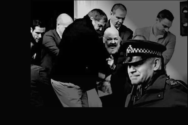 Assange Estradato in USA, Guerra alla Libertà di Informare