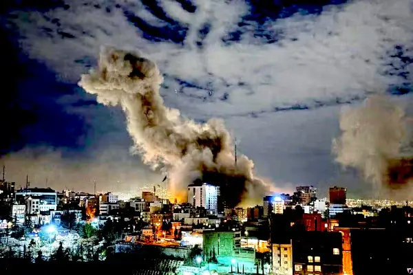 bombe su Tehran, 3° giorno di guerra di Trump in Iran