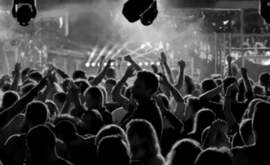 FERRAGOSTO, COVID-19 NON VA IN VACANZA