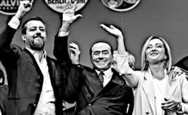 Morto Silvio Berlusconi, Simbolo della Democrazia Bunga Bunga