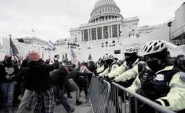 TRUMP SCATENA LA PIAZZA, ASSALTO A CAPITOL HILL