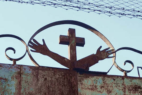 IL GENOCIDIO DEGLI INDIANI NEI LAGER DELLA CHIESA CANADESE, IL VATICANO TACE