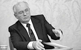 Glasnost Perestrojka, la Rivoluzione Solitaria di Gorbaciov