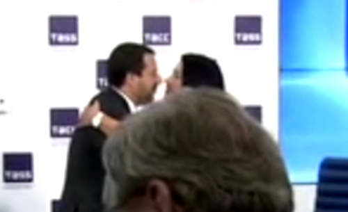 Matteo Salvini saluta Irina Alexandrova