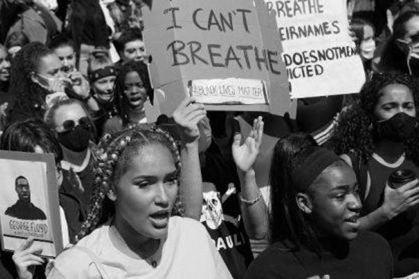 TRUMP ARRANCA, EFFETTO GEORGE FLOYD SU USA 2020