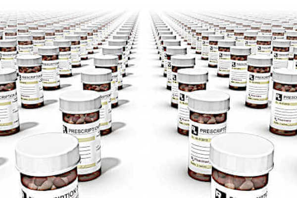 COVID-19, PERCHE' ORA PIOVONO FARMACI PER COMBATTERLO