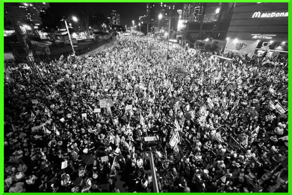 Tel Aviv Manifesta per gli Ostaggi, con Biden contro Netanyahu