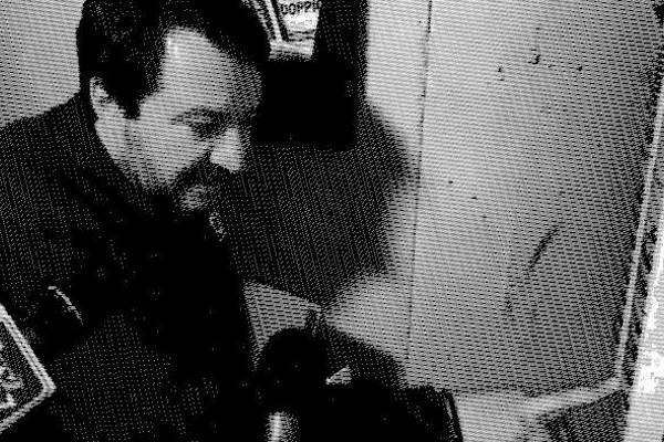 Tutti al Citofono di Salvini per Chiedergli se Spaccia Petrolio?