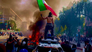 Prove di guerra civile a Los Angeles, Trump ci sguazza con l'esercito