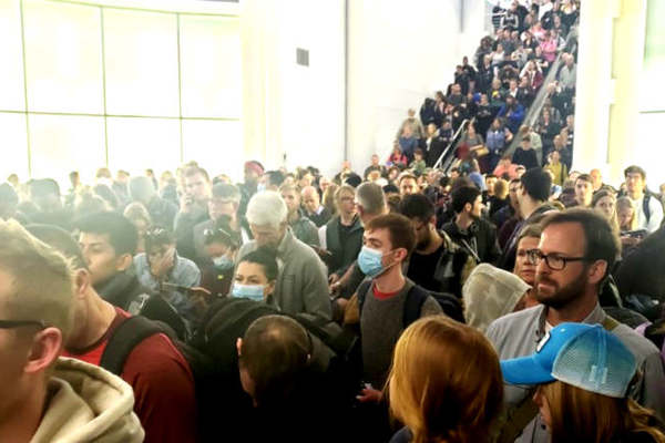 COVID-19 Italia, Accattateve 'e Patane