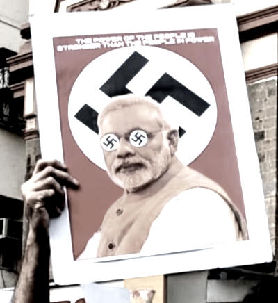un immagine di Narendra Modi con i simboli del nazismo
