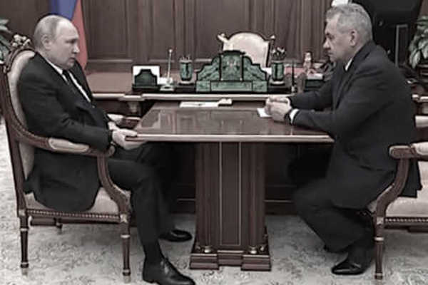 Strani Incendi ai Gioielli Militari della Russia di Putin