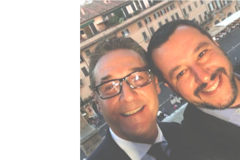 Strache e Salvini in un selfie