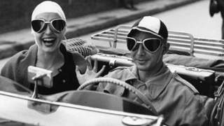 Buon Compleanno 174, John! le Versioni di ChatGPT e Bard