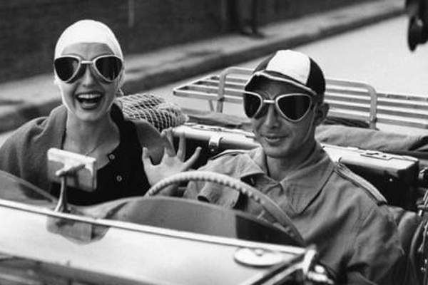 Buon Compleanno 174, John! le Versioni di ChatGPT e Bard