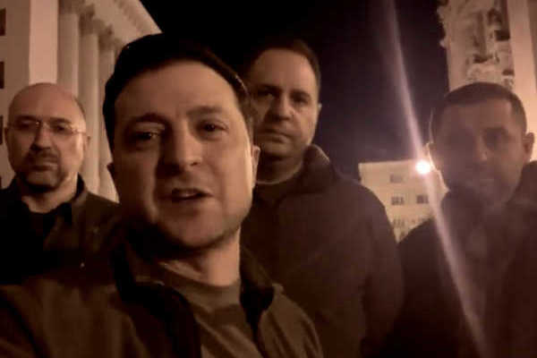 KYIV RESISTE E DIVENTA LA TRINCEA DEL MONDO CONTRO PUTIN