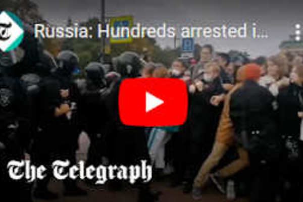 Fuga dalla Russia dopo la Dichiarazione di Guerra Nucleare