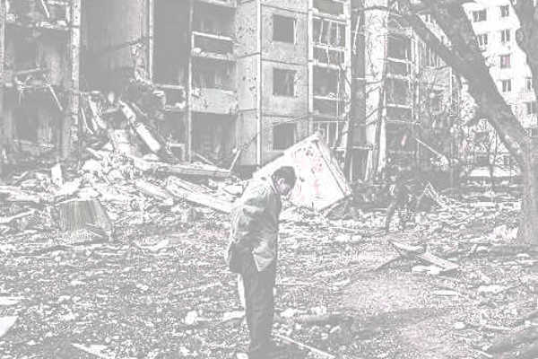 La Minaccia di Mosca, Servi di Putin o Guerra Nucleare