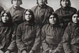 I Resti di Bambini Indigeni Nativi in 53 Collegi negli USA