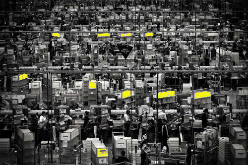 Lavoratori Amazon votano il sindacato