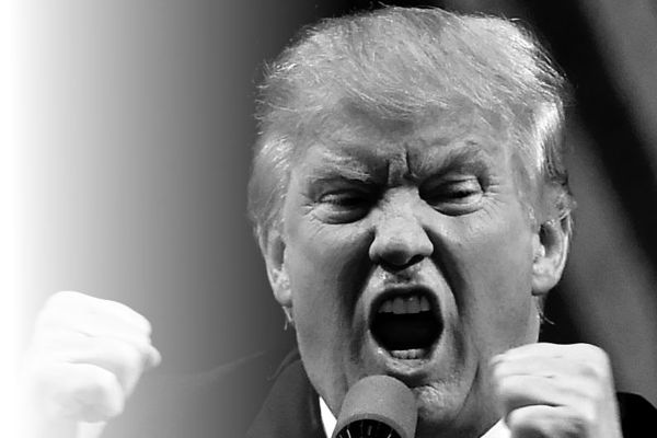 TRUMP ABBAIA ALLA LUNA