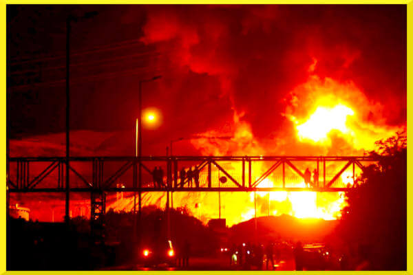 incendio al deposito petrolifero di Sharan, Iran